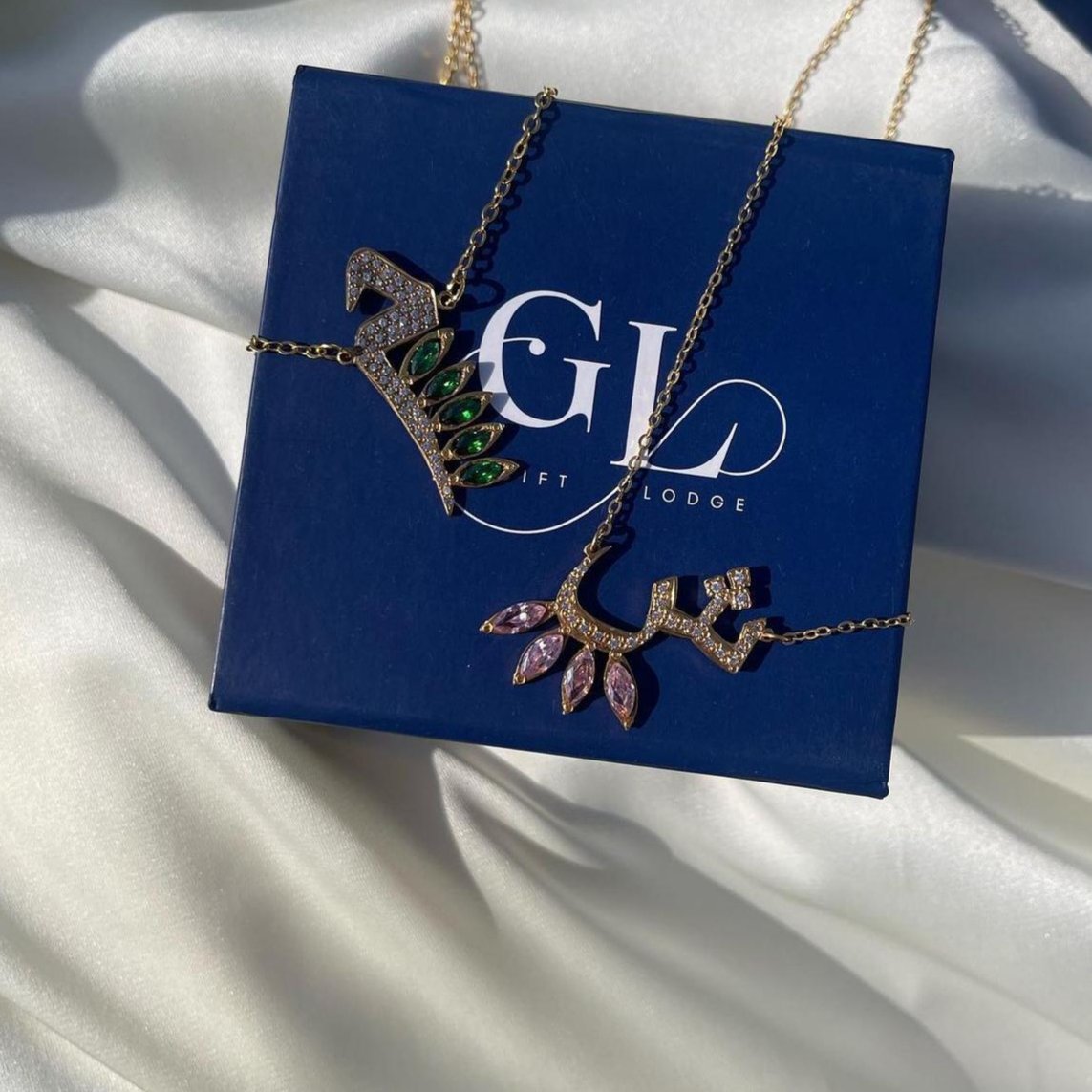 Sparkly Alphabet Pendant - قلادة أبجدية لامعة